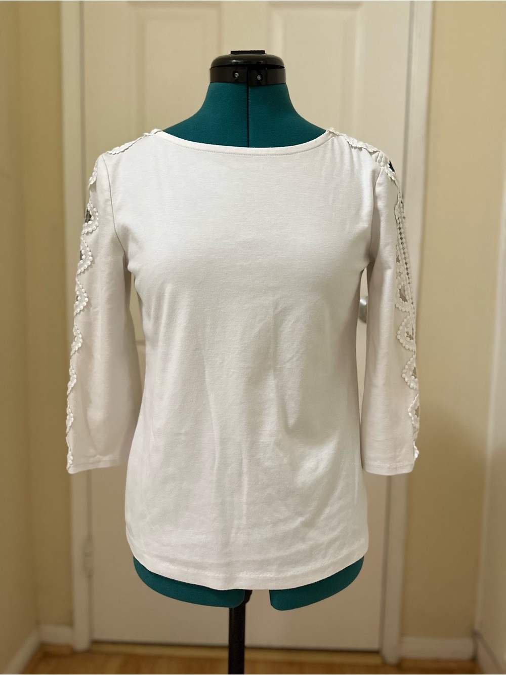 Talbots Sz P (XSP) White Eyelet Lace Panels 3/4 Sleeve Top Thick Jersey Knit